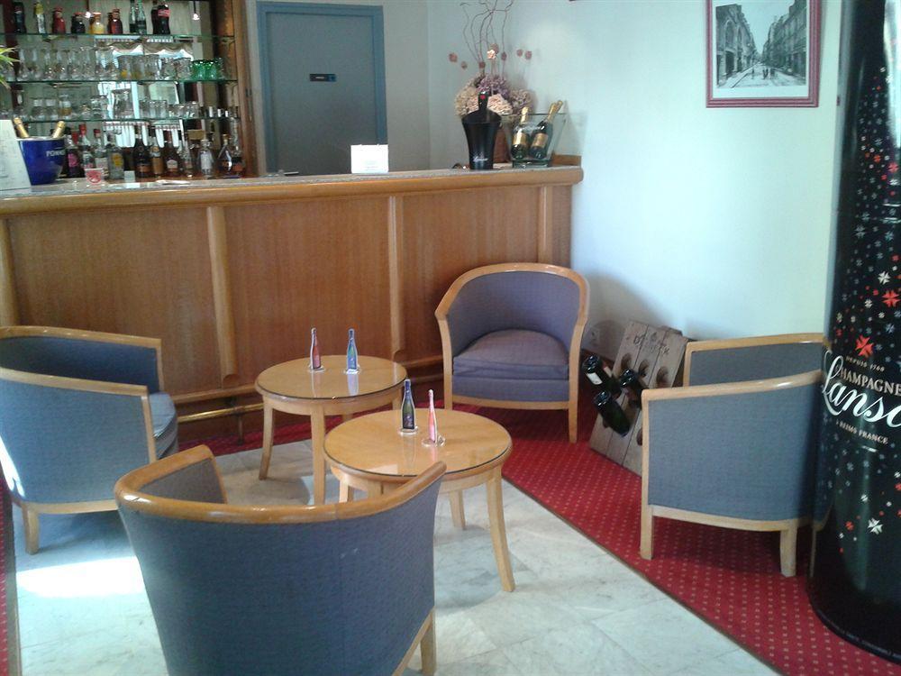 Brit Hotel Aux Sacres Reims, Centre Historique ภายนอก รูปภาพ