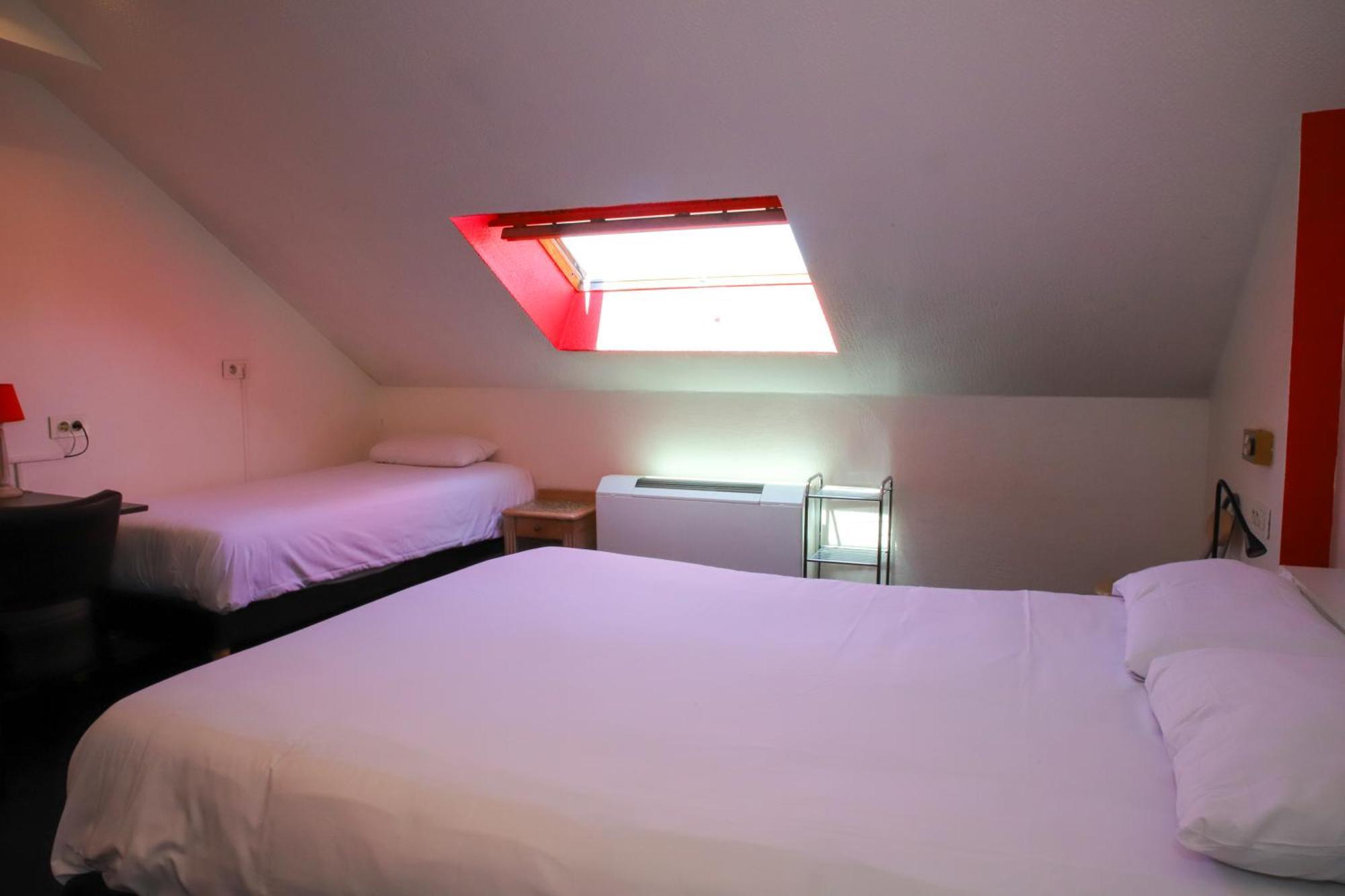Brit Hotel Aux Sacres Reims, Centre Historique ภายนอก รูปภาพ