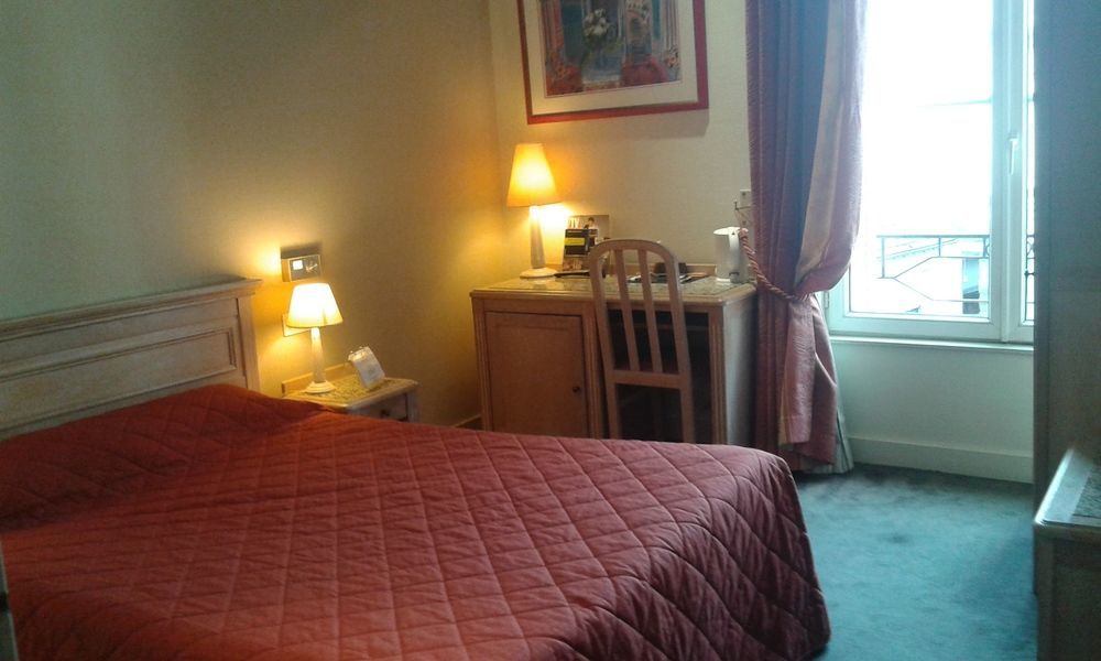 Brit Hotel Aux Sacres Reims, Centre Historique ภายนอก รูปภาพ