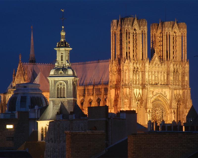 Brit Hotel Aux Sacres Reims, Centre Historique ภายนอก รูปภาพ
